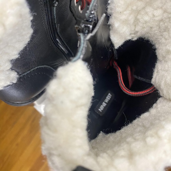 Nine West Boots Womens Size 9.5 Black Faux Leather Fur Lined Combat Heel Ankle - Picture 8 of 10